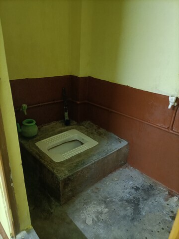 Bathroom in 1.5 BHK Villa at Park Circus – for Rent