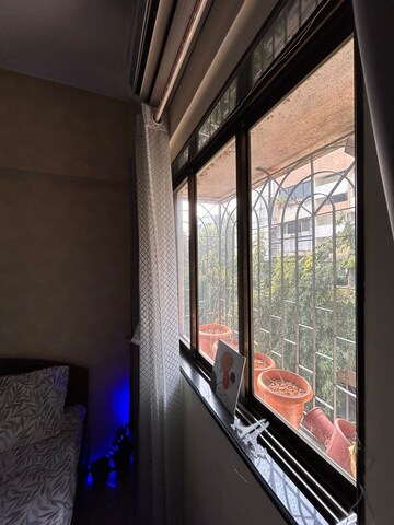 Bedroom in 2 BHK Apartment at Andheri East – for Sale