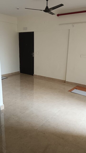 Room in 3 BHK Apartment at Signature Global Golf Greens, Sector 79 – for Rent