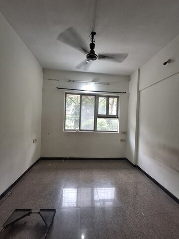 Room in 1 BHK Apartment at HDIL Dheeraj Regency, Borivali East – for Rent
