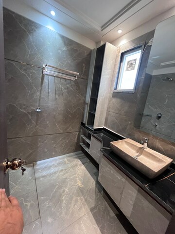 Kitchen in 1.5 BHK Builder Floor at Ansal Sushant Apartments, Sushant Lok I – for Rent
