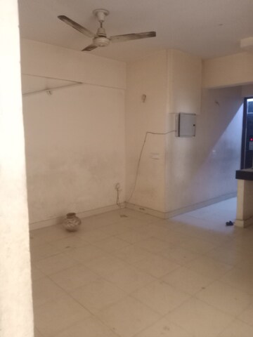 Room in 2 BHK Apartment at Origin Promoters Floridaa, Sector 82 – for Rent