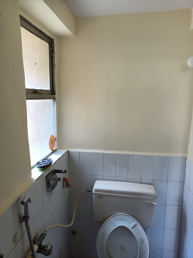 Bathroom, lok-upvan-apartment-phase-2 1 RK 345 Sq.Ft. Apartment In Vasant Vihar Thane 8907808