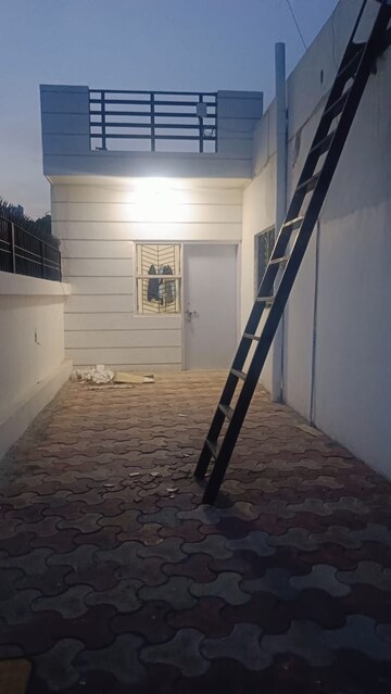 Building Lobby in 3 BHK Villa at Godrej Woods, Sector 43 – for Rent