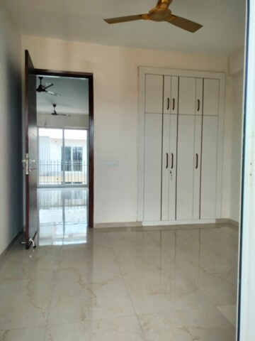 Room in 2.5 BHK Builder Floor at Smart World Gems, Sector 89 – for Rent