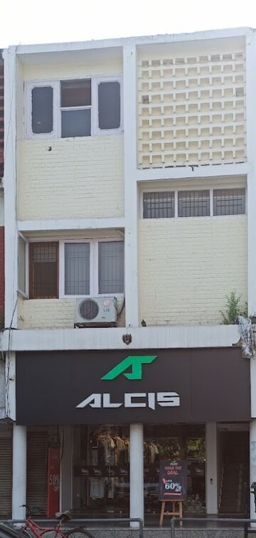 4 BHK Apartment – Exterior View View at Pragati Apartments Dwarka, Sector 11 Dwarka - for Rent