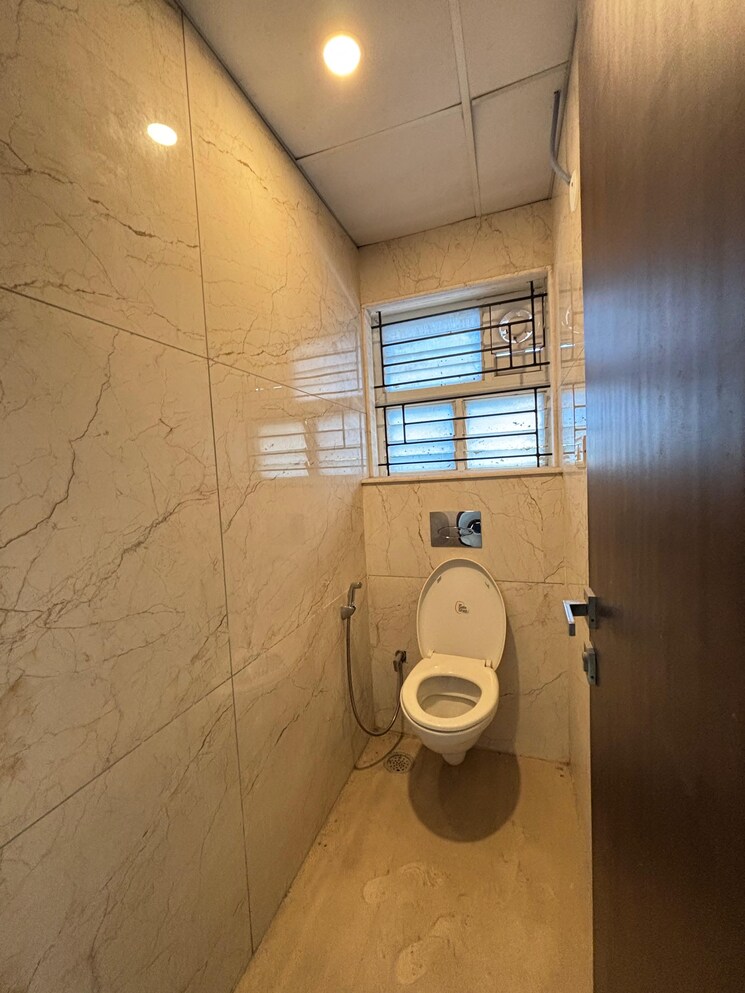Bathroom, rj-garden 3 Bedroom 2258 Sq.Ft. Apartment In Indiranagar Bangalore 8907860