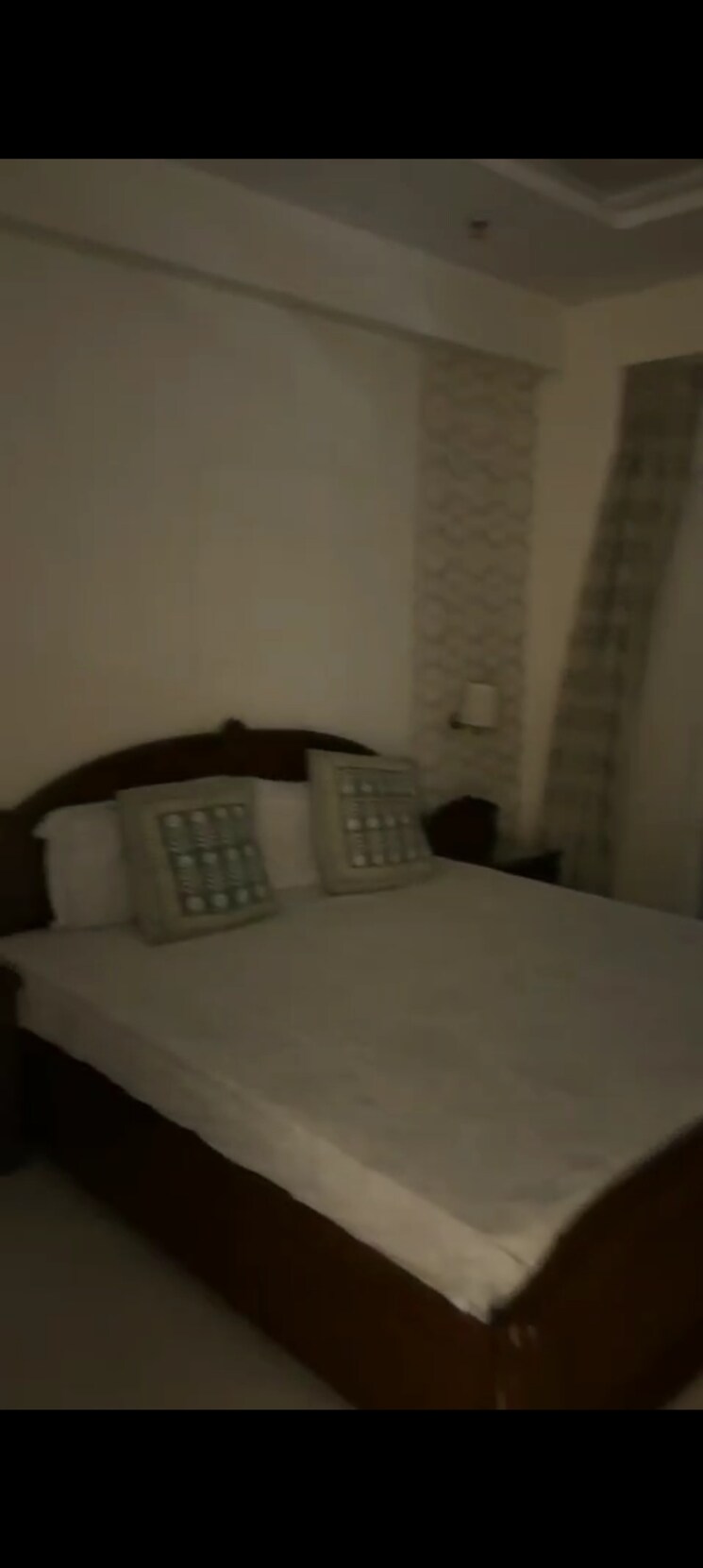 Bedroom, paras-tierea 3 Bedroom 1285 Sq.Ft. Apartment In Sector 137 Noida 8907906