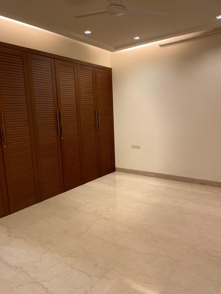 Room, greater kailash i 3 Bedroom 250 Sq.Yd. Builder Floor In Greater Kailash I Delhi 8907953