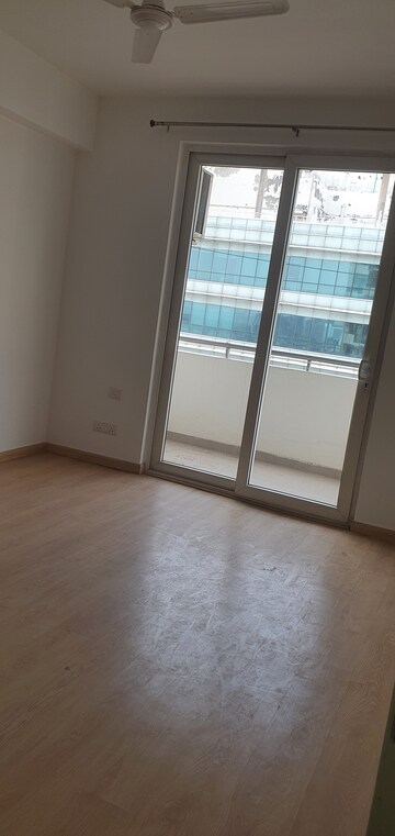 Room in 2.5 BHK Builder Floor at Emaar The Palm Drive-Palm Studios, Sector 66 – for Rent