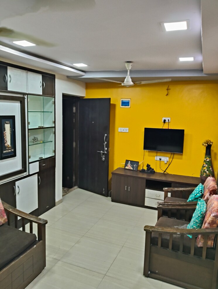 Gym, dattani-park-7a 1 Bedroom 580 Sq.Ft. Apartment In Kandivali East Mumbai 8908000