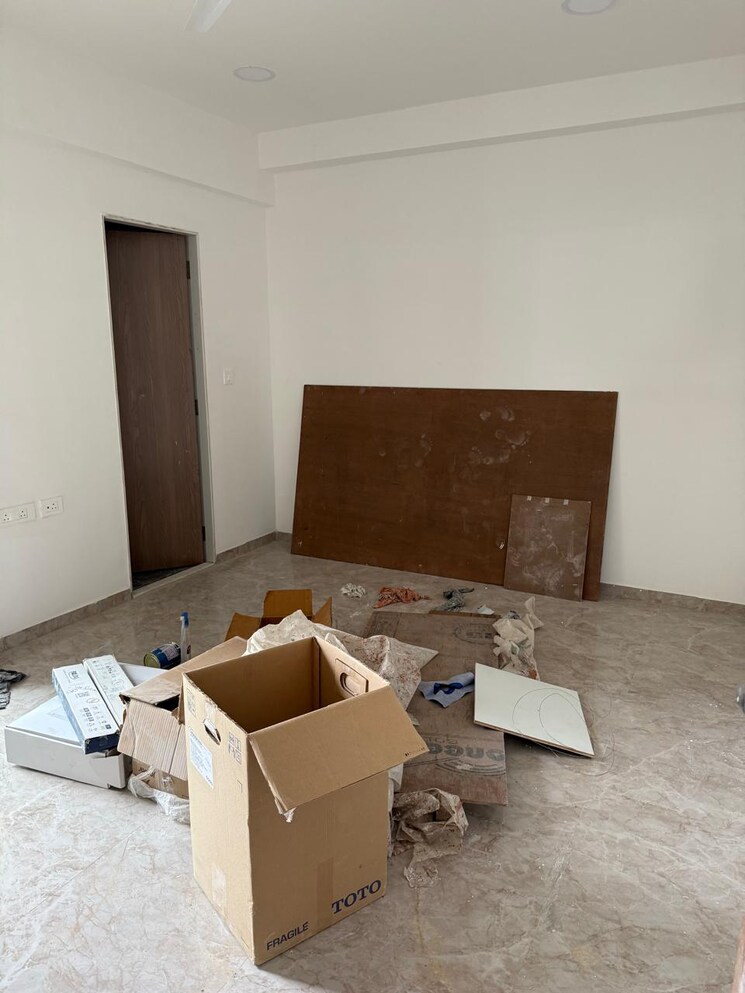 Room, matunga west 3 Bedroom 1100 Sq.Ft. Apartment In Matunga West Mumbai 8908014