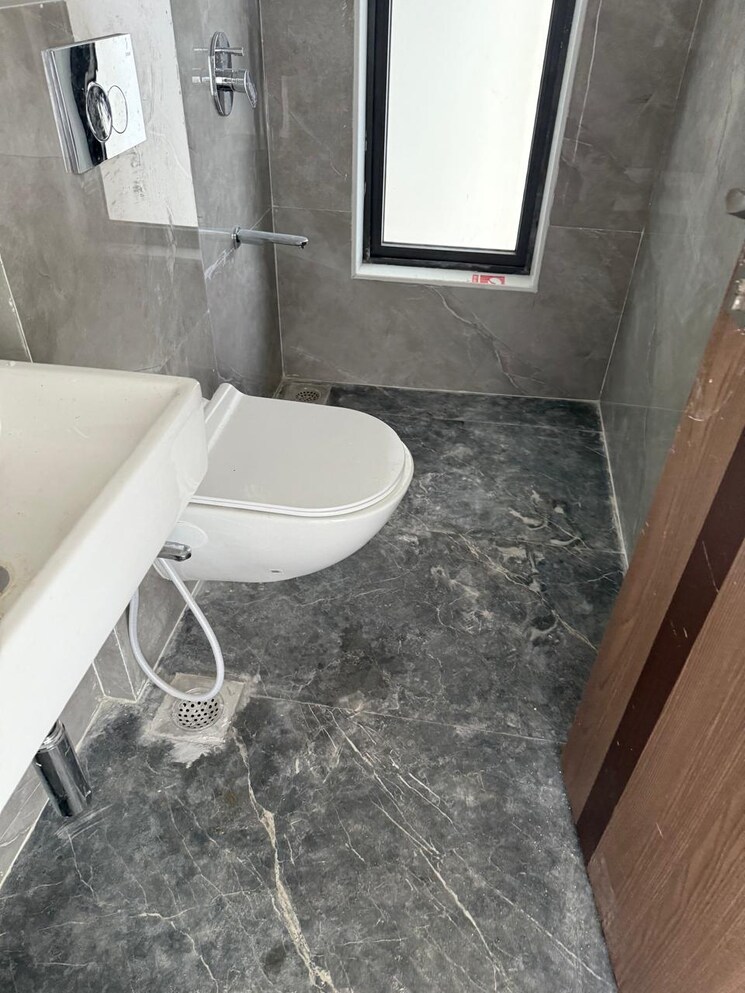 Bathroom, matunga west 3 Bedroom 1100 Sq.Ft. Apartment In Matunga West Mumbai 8908014