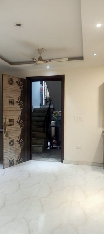 Room in 1 BHK Builder Floor at Panchsheel Vihar – for Rent