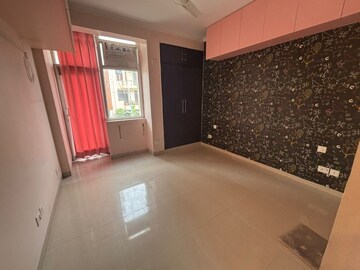 Room in 3 BHK Builder Floor at Sector 57 – for Rent