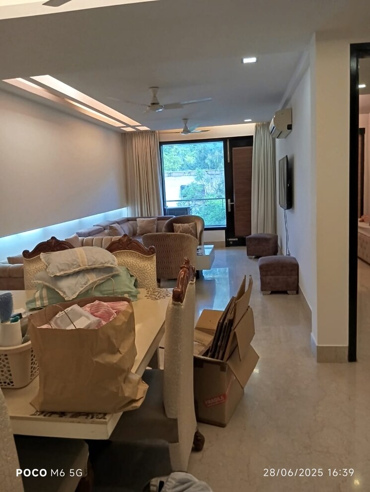 Living Room, anand niketan 3 Bedroom 200 Sq.Yd. Builder Floor In Anand Niketan Delhi 8908054