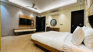 2 BHK Builder Floor For Rent in Defence Colony