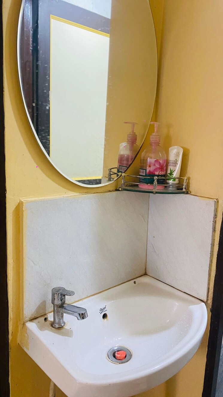 Bathroom, katraj kondhwa road 1.5 Bedroom 700 Sq.Ft. Apartment In Katraj Kondhwa Road Pune 8908181