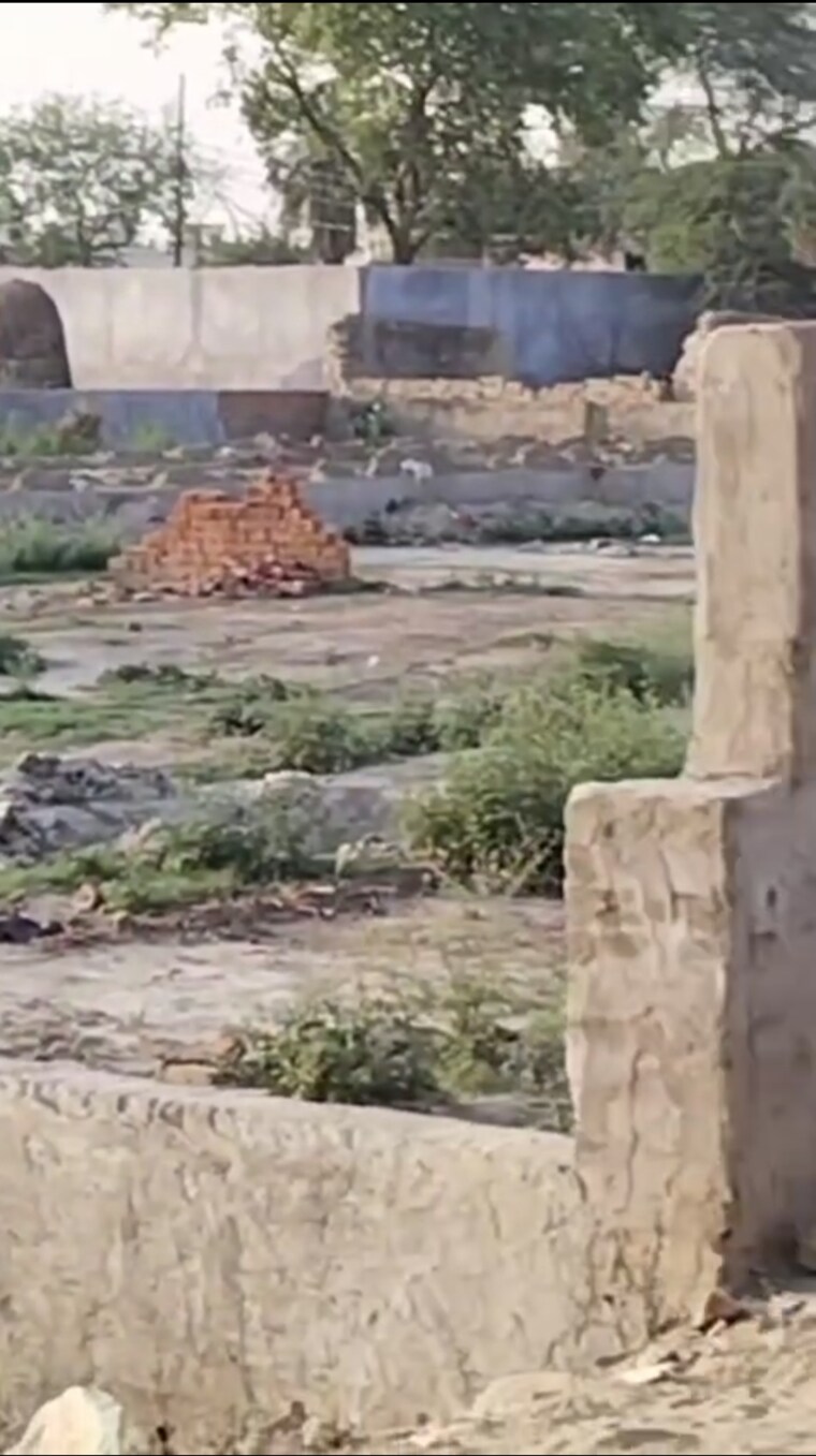 undefined, sector 162  150 Sq.Yd. Plot In Sector 162 Noida 8908128