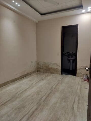 Room in 3 BHK Builder Floor at Chattarpur – for Rent