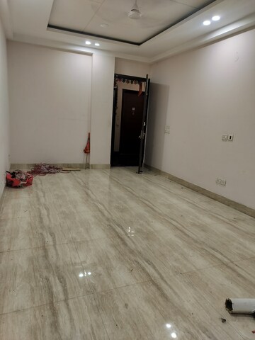 Room in 3 BHK Builder Floor at Chattarpur – for Rent