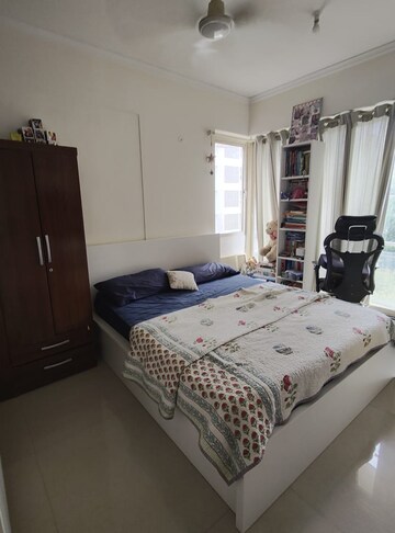 Bedroom in 2 BHK Apartment at Satnam Apartment, Khar West – for Rent