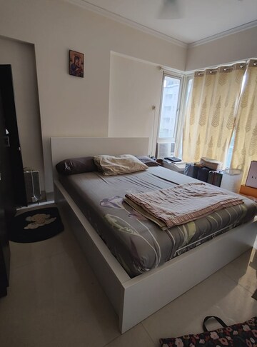 Bedroom in 2 BHK Apartment at Satnam Apartment, Khar West – for Rent