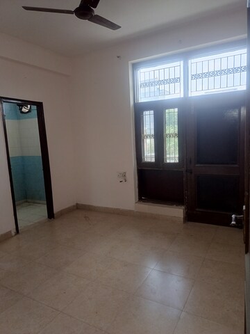 Room in 2 BHK Independent House at Sector 36 – for Rent