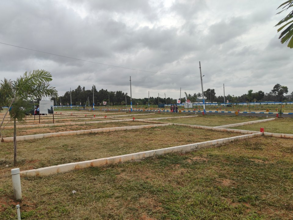 Plot For Sale in Oraiyan Moon Park