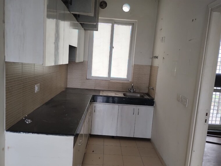 Kitchen, bptp-park-floors-i 3 Bedroom 180 Sq.Yd. Apartment In Sector 77 Faridabad 8908247