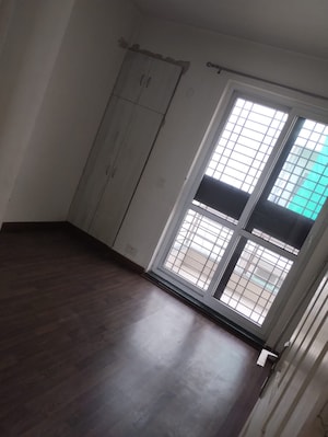 Room in 3 BHK Apartment at Bptp Park Floors I, Sector 77 – for Sale