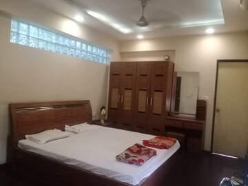 Bedroom in 4 BHK Apartment at Thaltej – for Rent