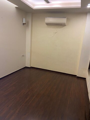 Room in 4 BHK Builder Floor at Hauz Khas – for Rent
