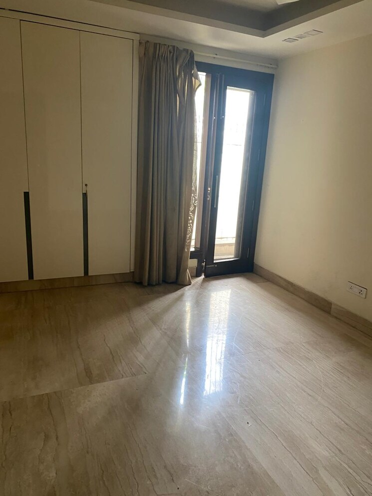 Room, hauz khas 4 Bedroom 300 Sq.Yd. Builder Floor In Hauz Khas Delhi 8908294