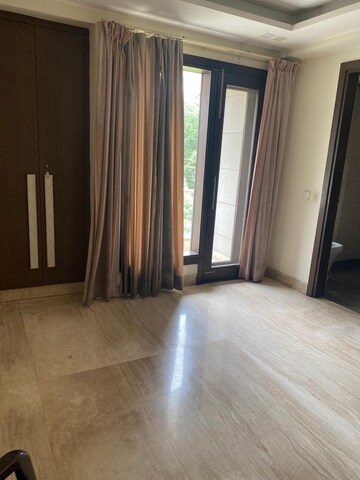 Room in 4 BHK Builder Floor at Hauz Khas – for Rent