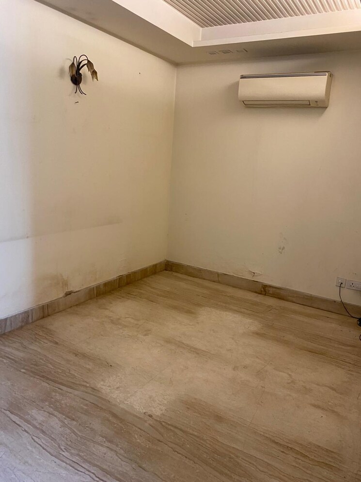 Room, hauz khas 4 Bedroom 300 Sq.Yd. Builder Floor In Hauz Khas Delhi 8908294