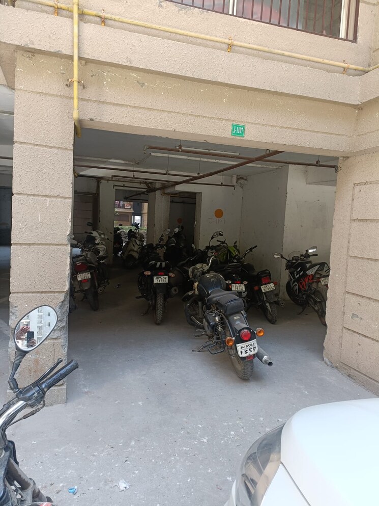  Parking, aditya-city-apartments 3 Bedroom 1100 Sq.Ft. Apartment In Shahpur Bamheta Ghaziabad 8908324