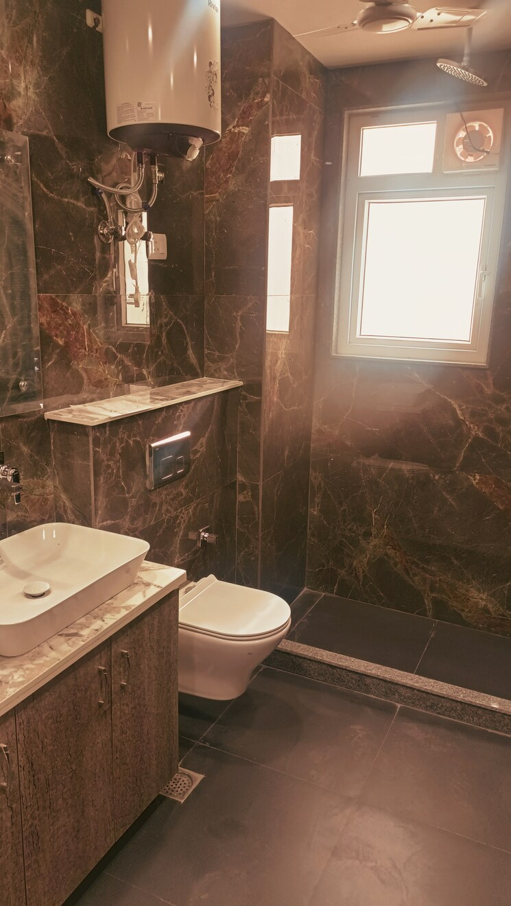 Bathroom, palam-vihar-residents-association 6+ Bedroom 520 Sq.Yd. Independent House In Palam Vihar Gurgaon 8908342