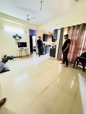 Master Bedroom in 3.5 BHK Apartment at Aims Golf City, Sector 75 – for Sale
