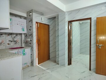 Room in 2 BHK Apartment at Sarita Vihar – for Rent