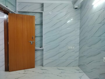  2 BHK Apartment at Sarita Vihar – for Rent