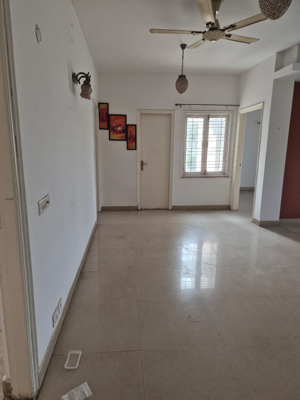 2 BHK Apartment For Rent in Unitech Uniworld Resorts-The Residences