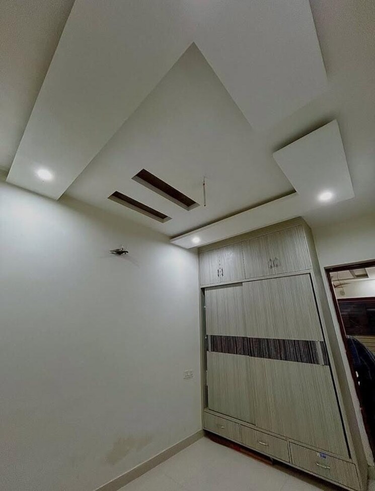 Room, sector 35 4 Bedroom 3150 Sq.Ft. Builder Floor In Sector 35 Faridabad 8908522