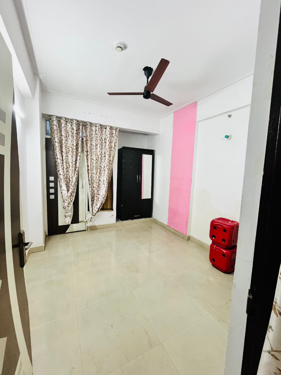 3 BHK + Pooja Room 1550 Sq.Ft. Apartment in Mahagun Mascot