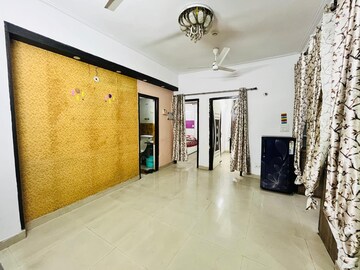 Room in 3 BHK Apartment at Mahagun Mascot, Sain Vihar – for Rent