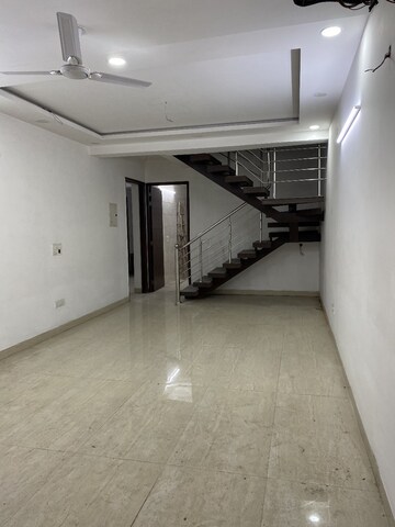 Staircase in 4 BHK Apartment at Vasant Kunj – for Rent