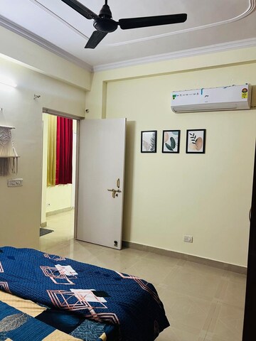 Master Bedroom in 3 BHK Apartment at Parsvnath Planet, Gomti Nagar – for Rent