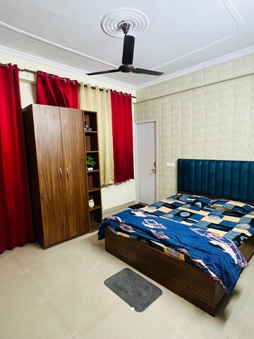 Bedroom in 3 BHK Apartment at Parsvnath Planet, Gomti Nagar – for Rent