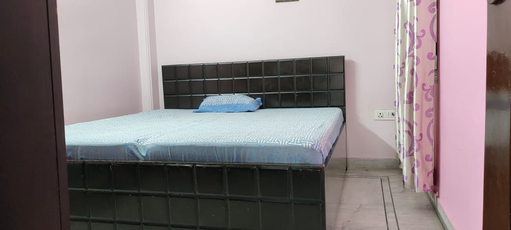 2 BHK Builder Floor For Rent in Rohini Sector 8