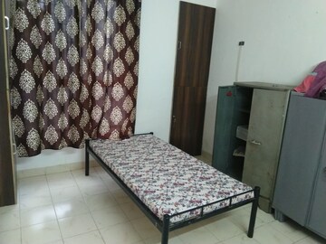 Bedroom in 2 BHK Apartment at Maan Smruti Apartment, Aundh – for Rent